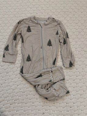 Willow + Co Soft Gray Bamboo-Blend Zip Footed Sleeper